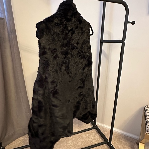 DKNY Faux Fur Vest XL - Picture 3 of 7